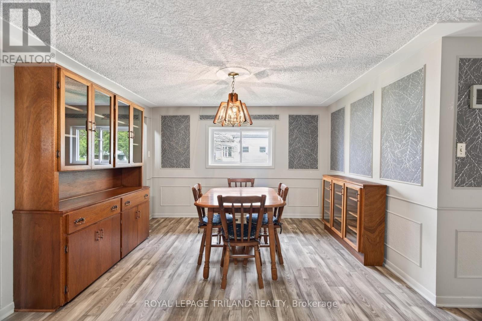64 WELLINGTON AVENUE - 11