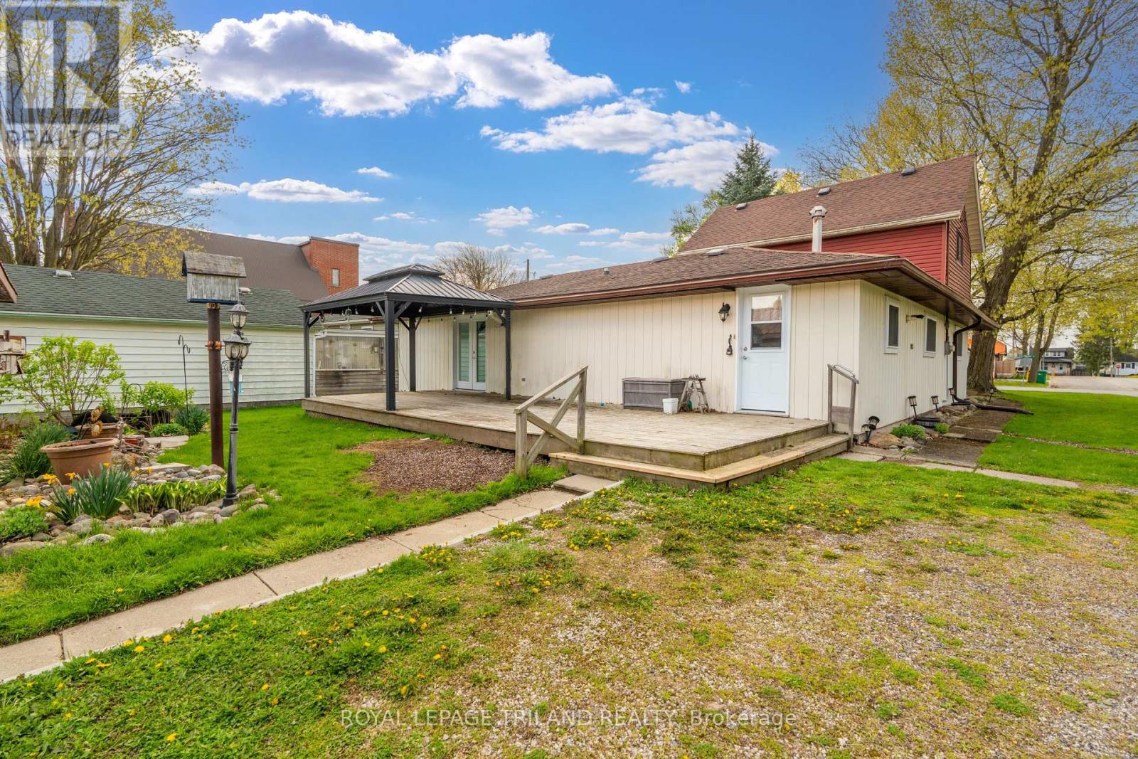 64 WELLINGTON AVENUE - 35