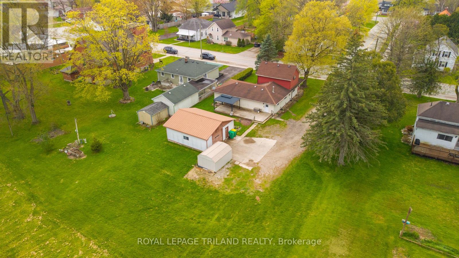 64 WELLINGTON AVENUE - 40