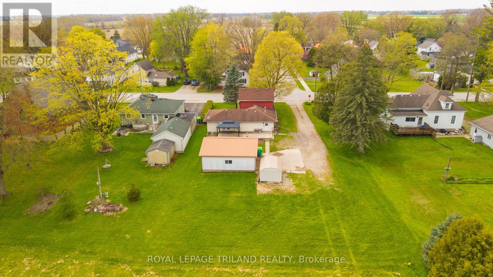 64 WELLINGTON AVENUE - 41