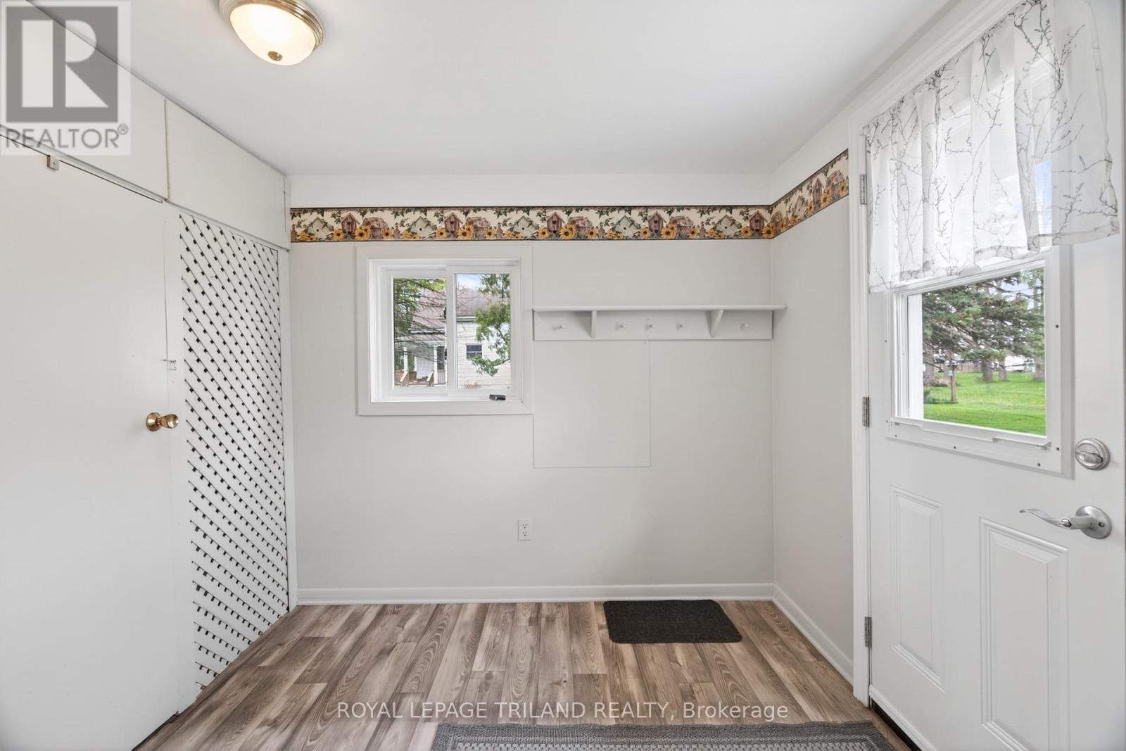 64 WELLINGTON AVENUE - 6