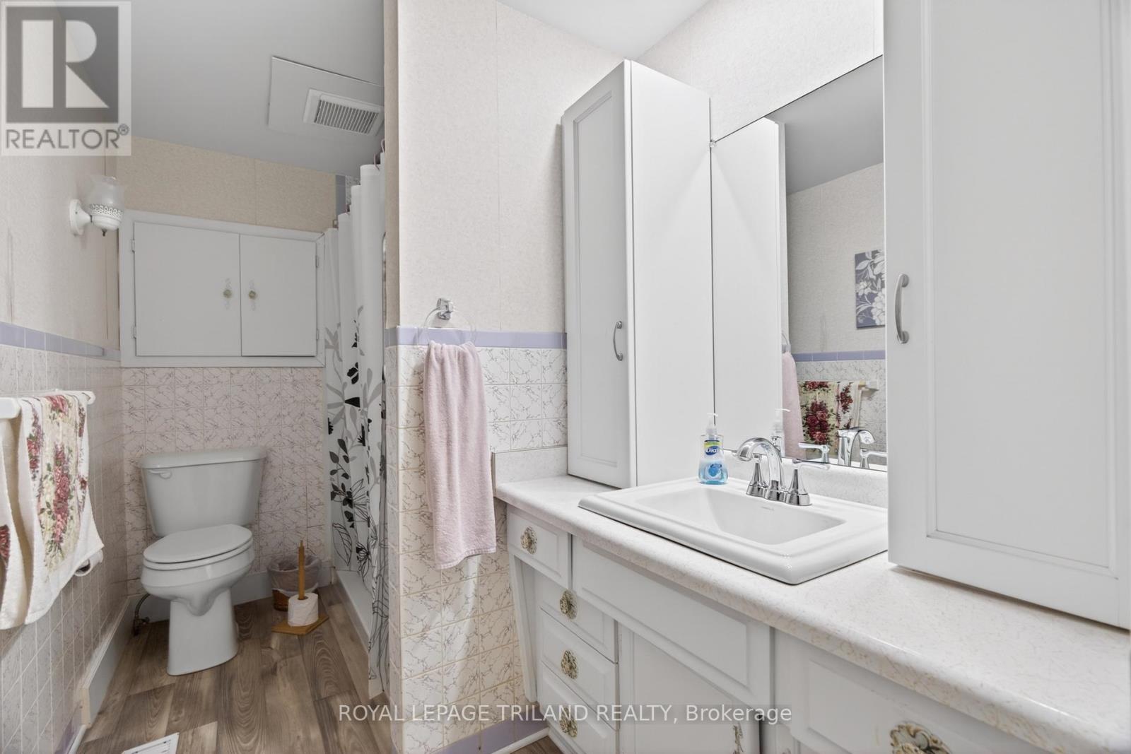 64 WELLINGTON AVENUE - 8