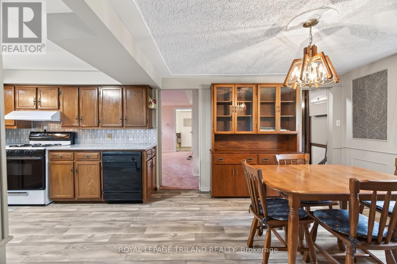 64 WELLINGTON AVENUE - 9