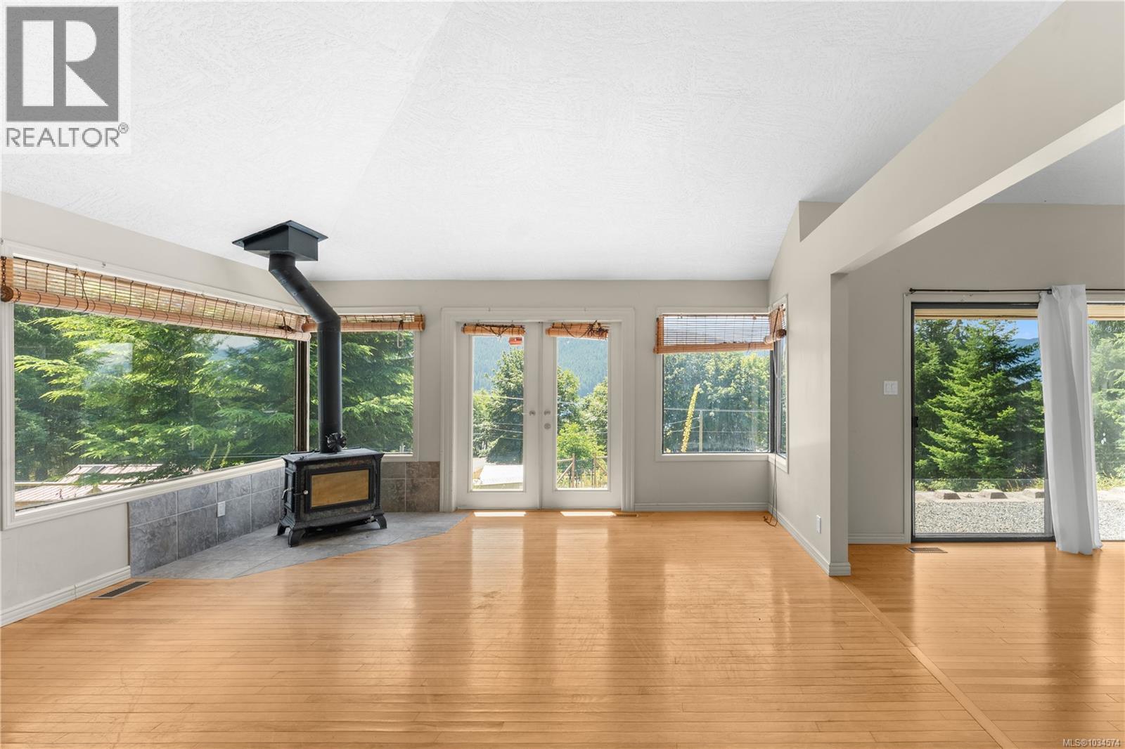 9871 Youbou Rd - 16