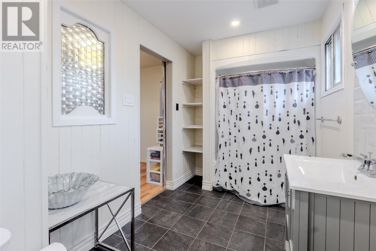 322 Topsail Road - 28