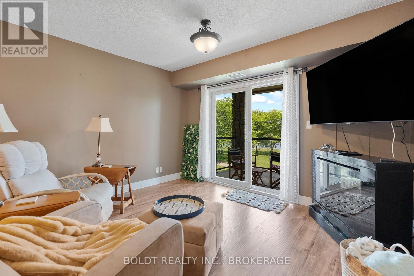 #1214 330 PRINCE CHARLES DRIVE S - 20