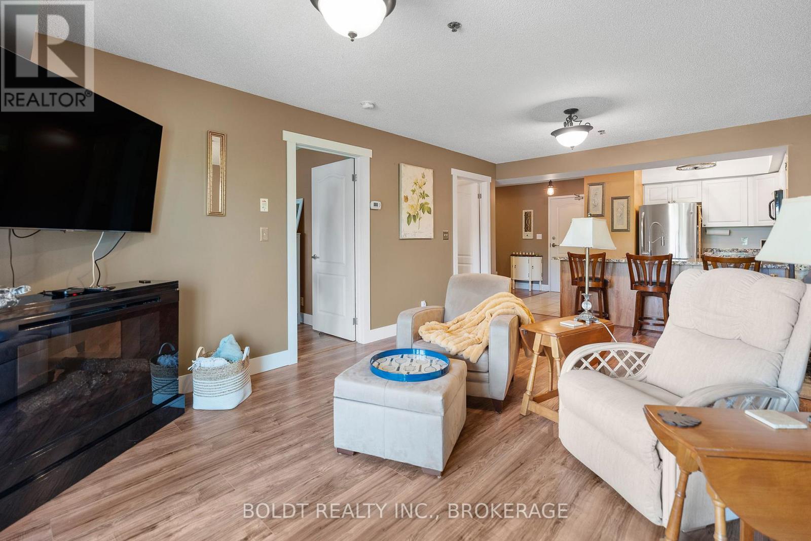 #1214 330 PRINCE CHARLES DRIVE S - 21