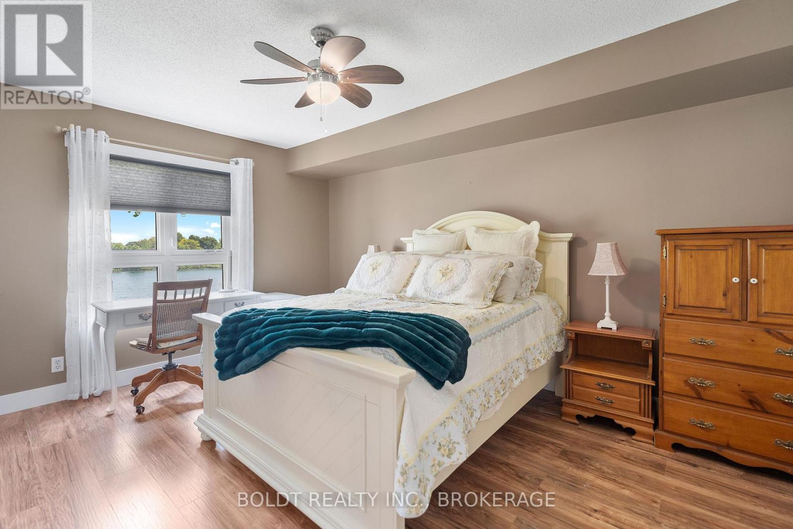 #1214 330 PRINCE CHARLES DRIVE S - 22