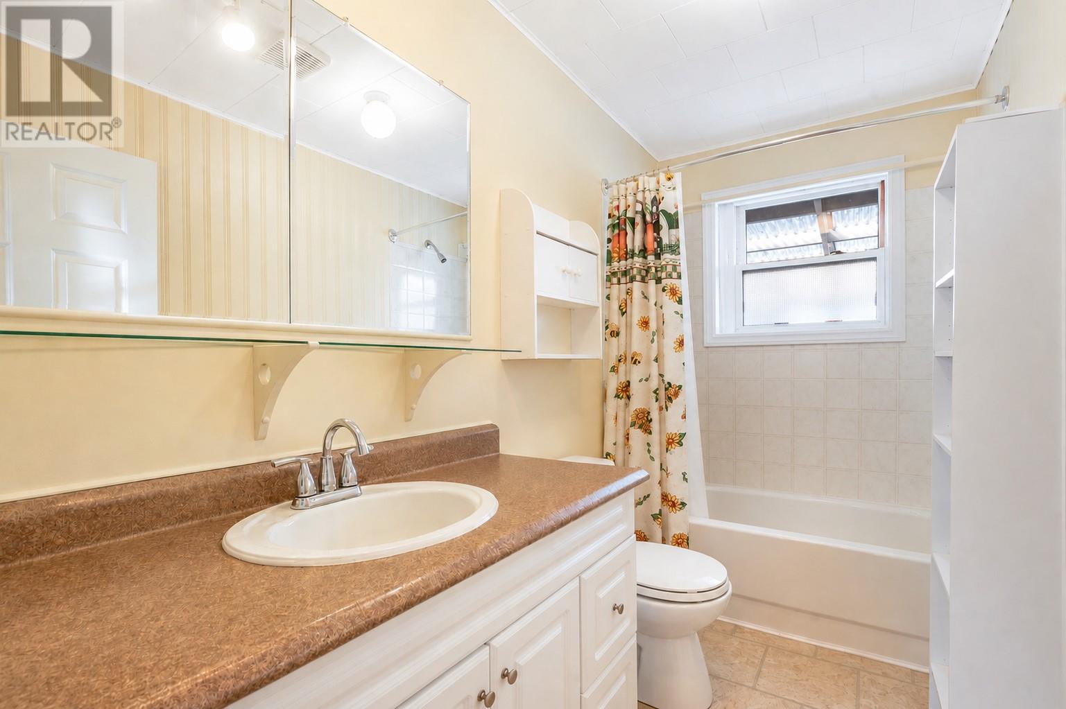 208 Vineland Road - 17
