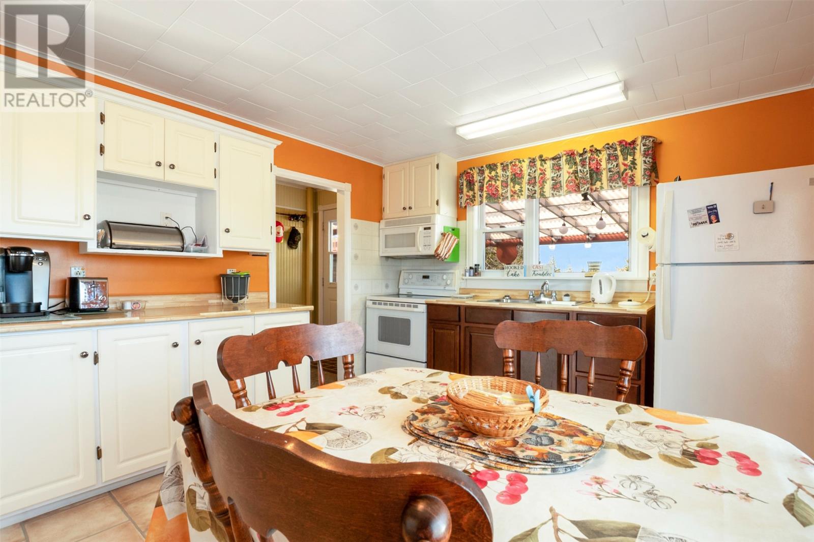 208 Vineland Road - 9
