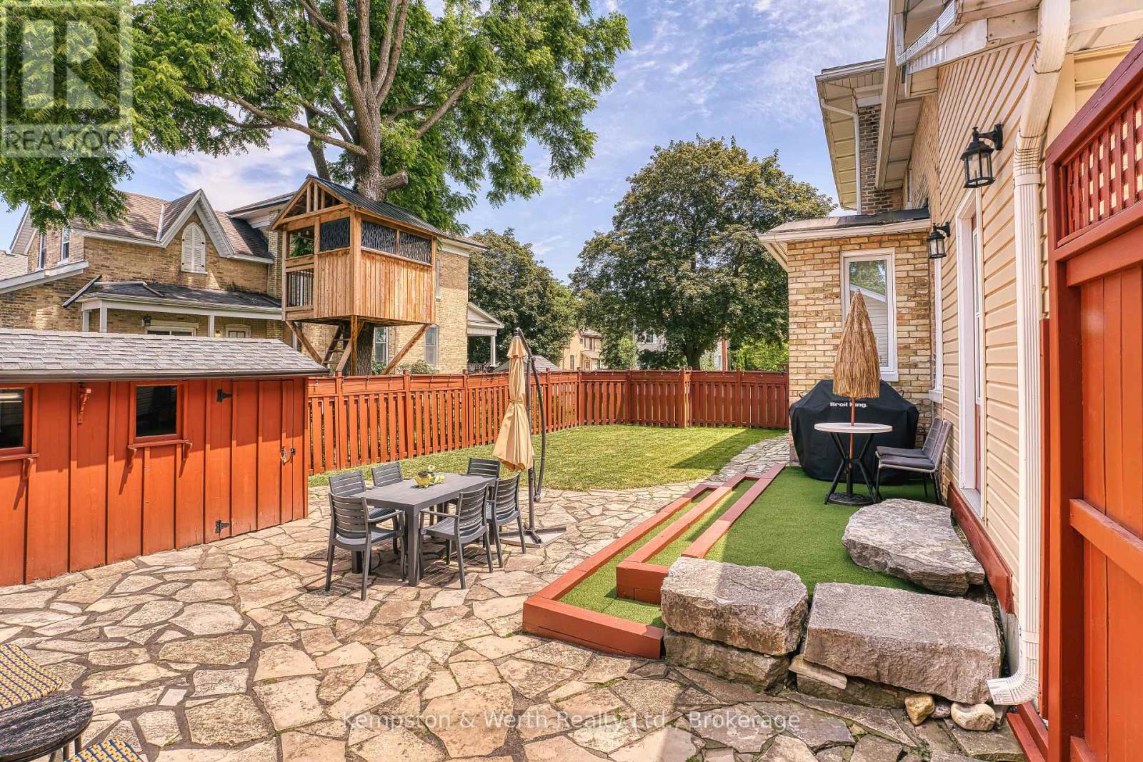 459 WALLACE AVENUE N - 12