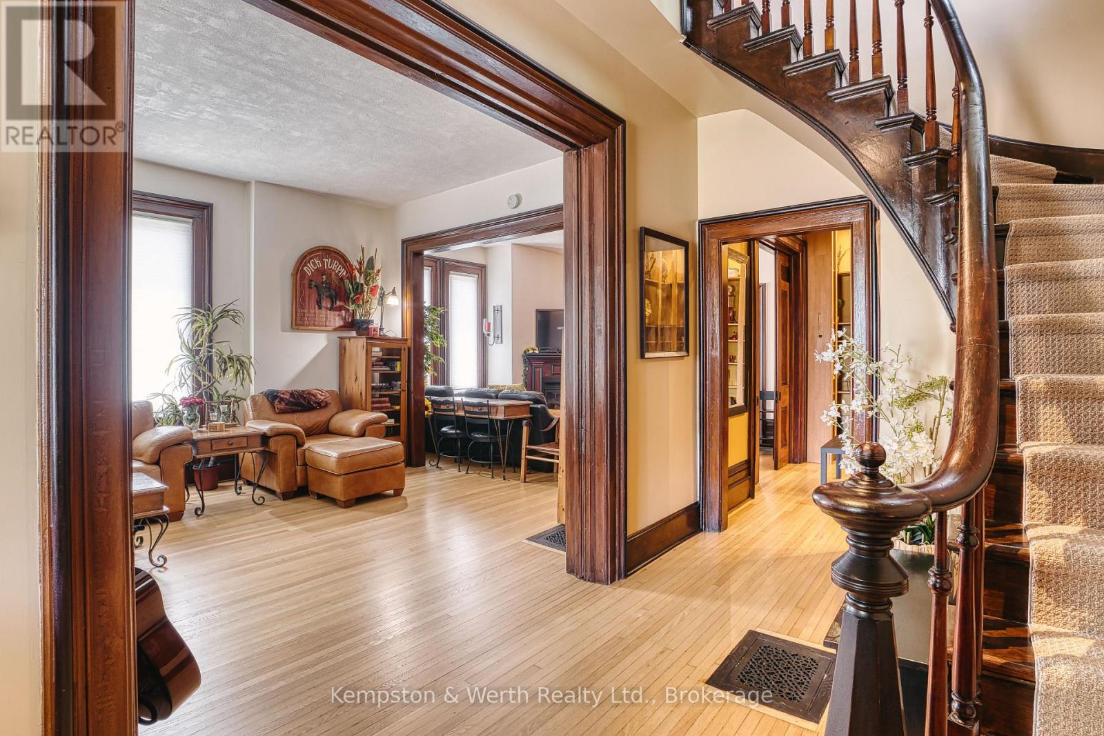 459 WALLACE AVENUE N - 18