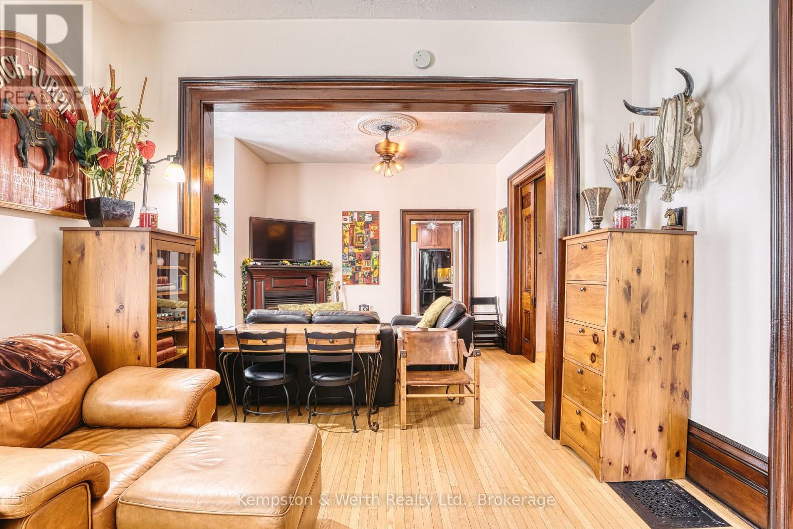 459 WALLACE AVENUE N - 22