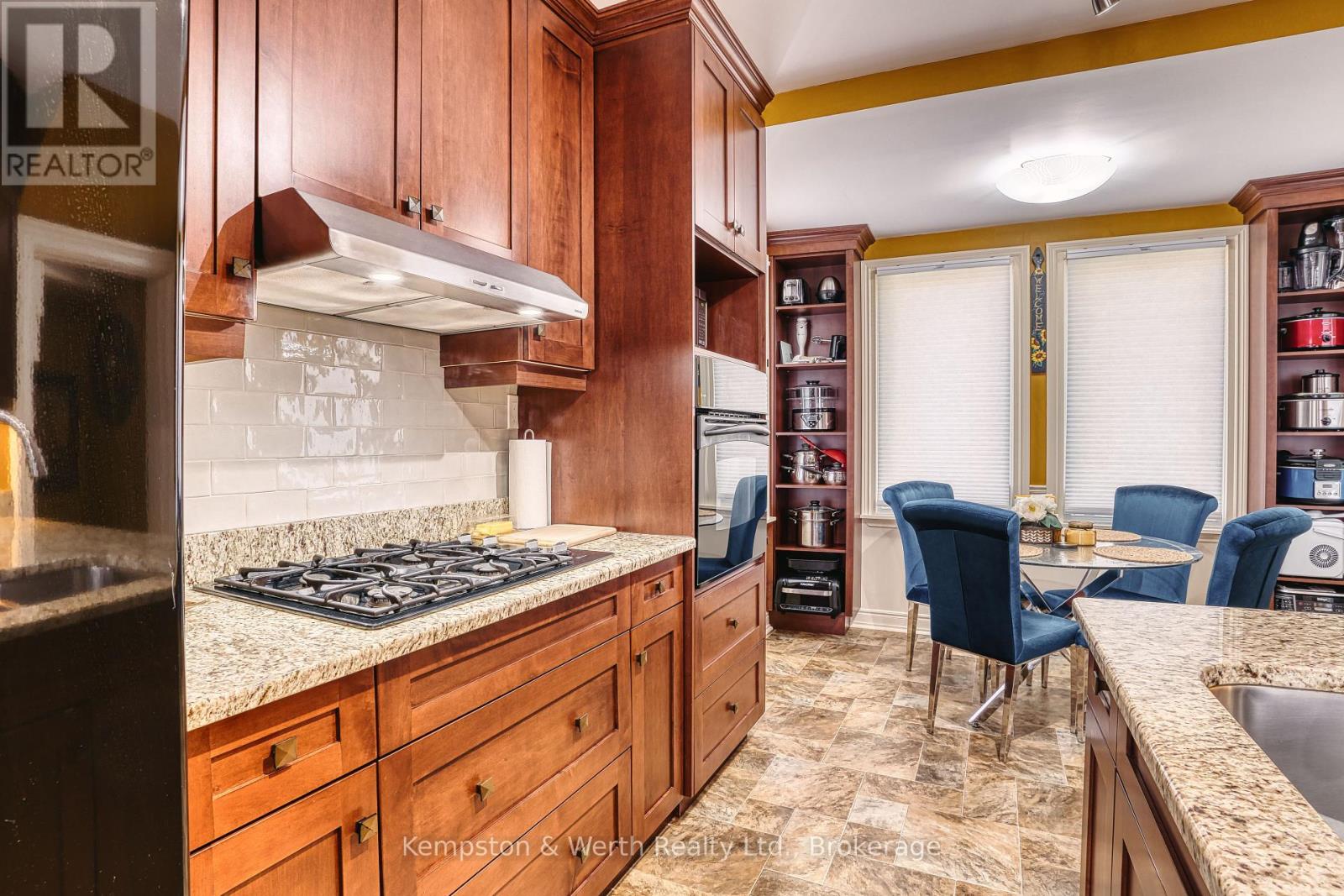459 WALLACE AVENUE N - 28