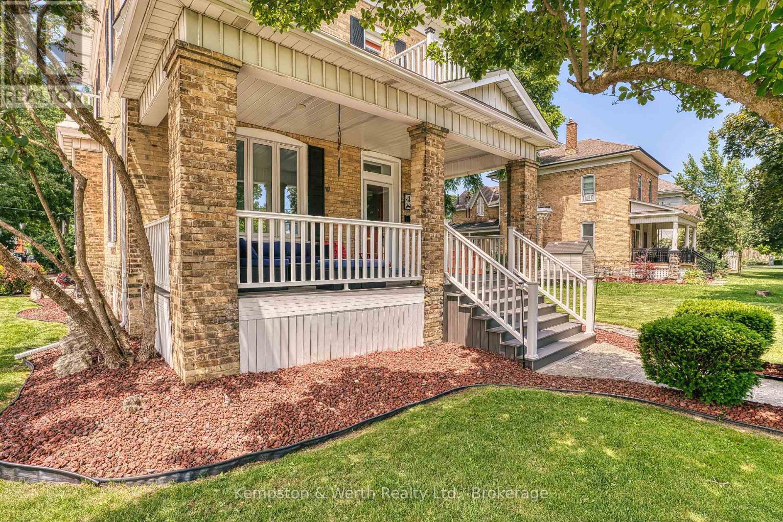 459 WALLACE AVENUE N - 5