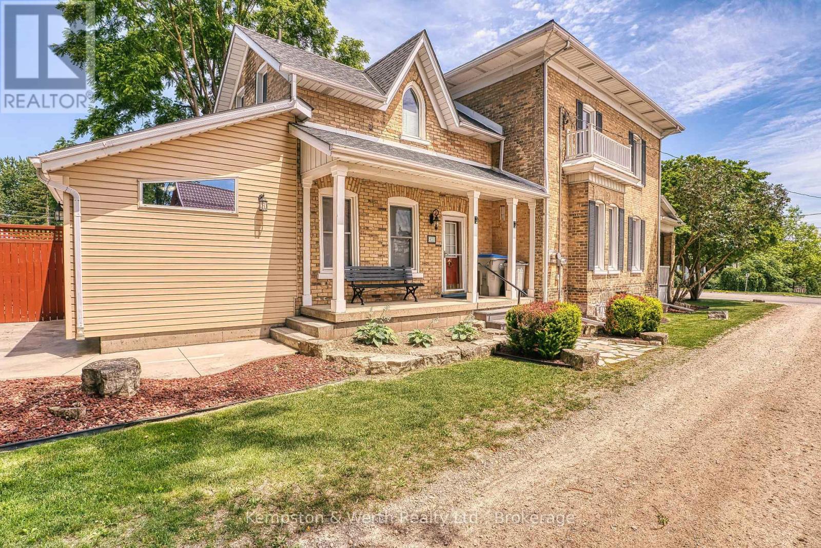 459 WALLACE AVENUE N - 9