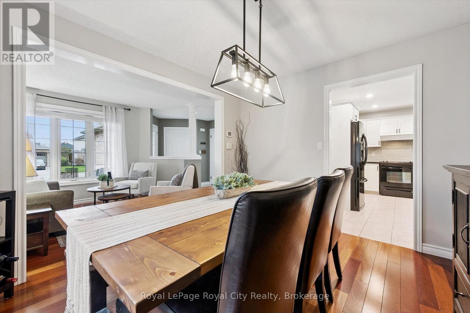 17 CARROLL CRESCENT - 10