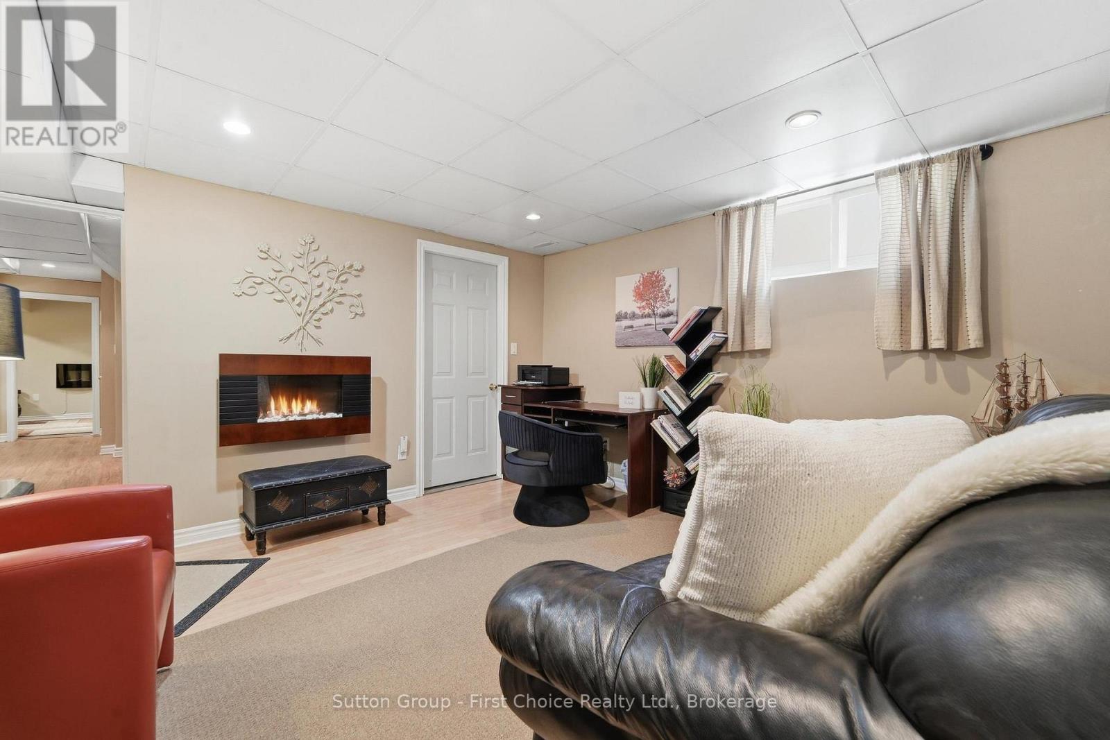 182 ROMEO STREET S - Image 30