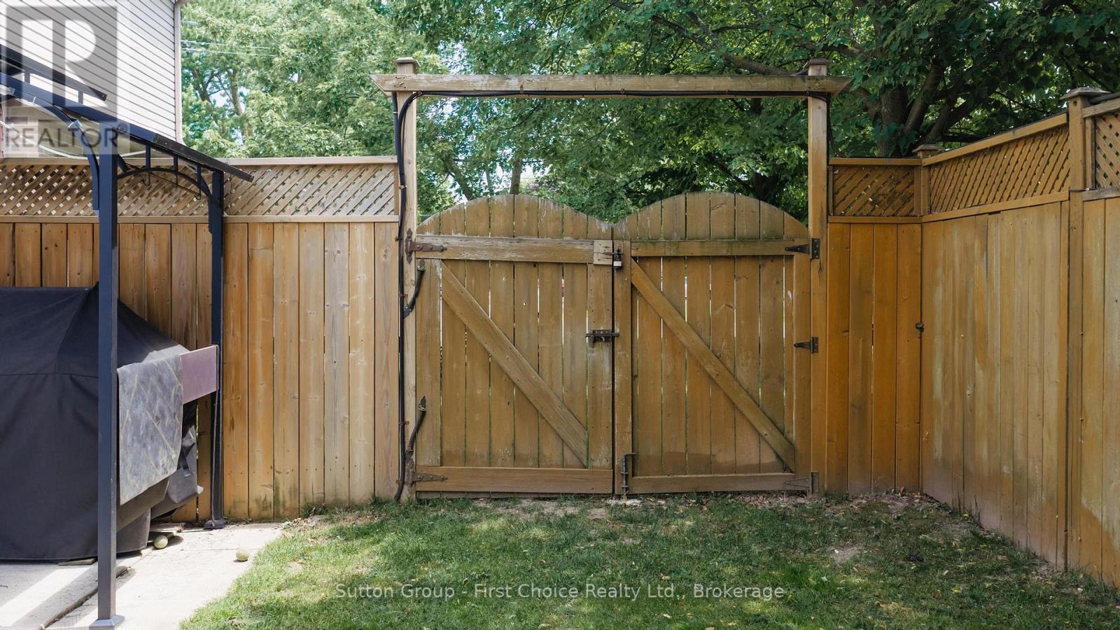 182 ROMEO STREET S - Image 45