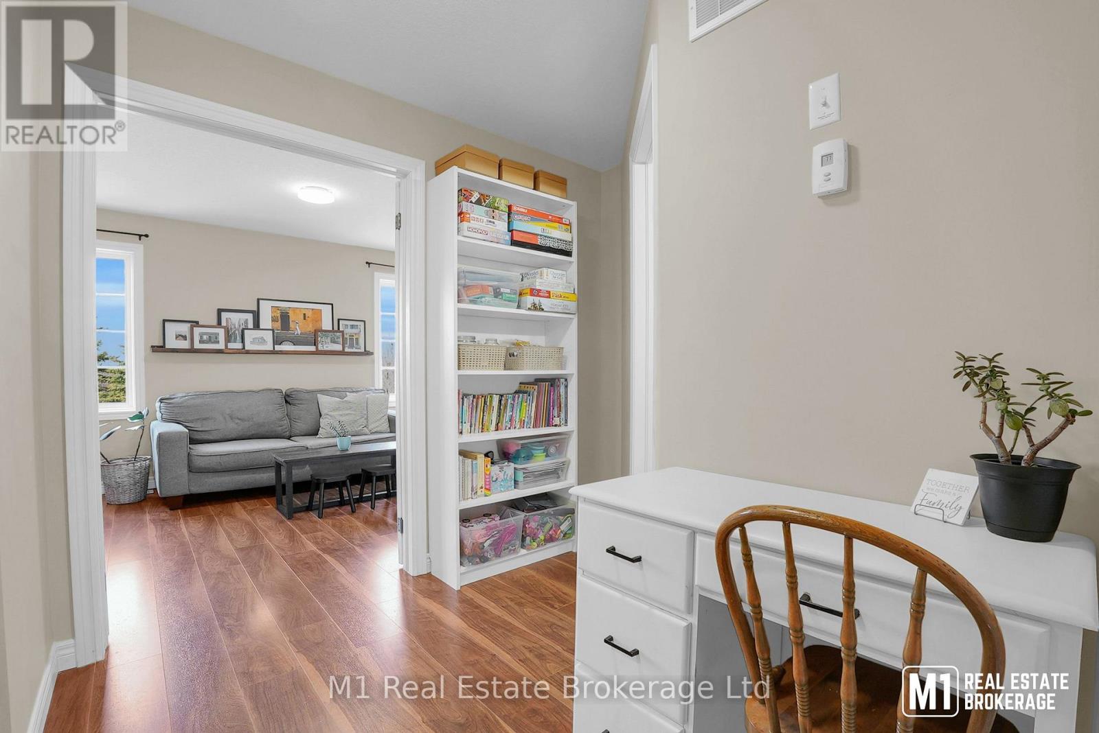#46B 15 CARERE CRESCENT - 21