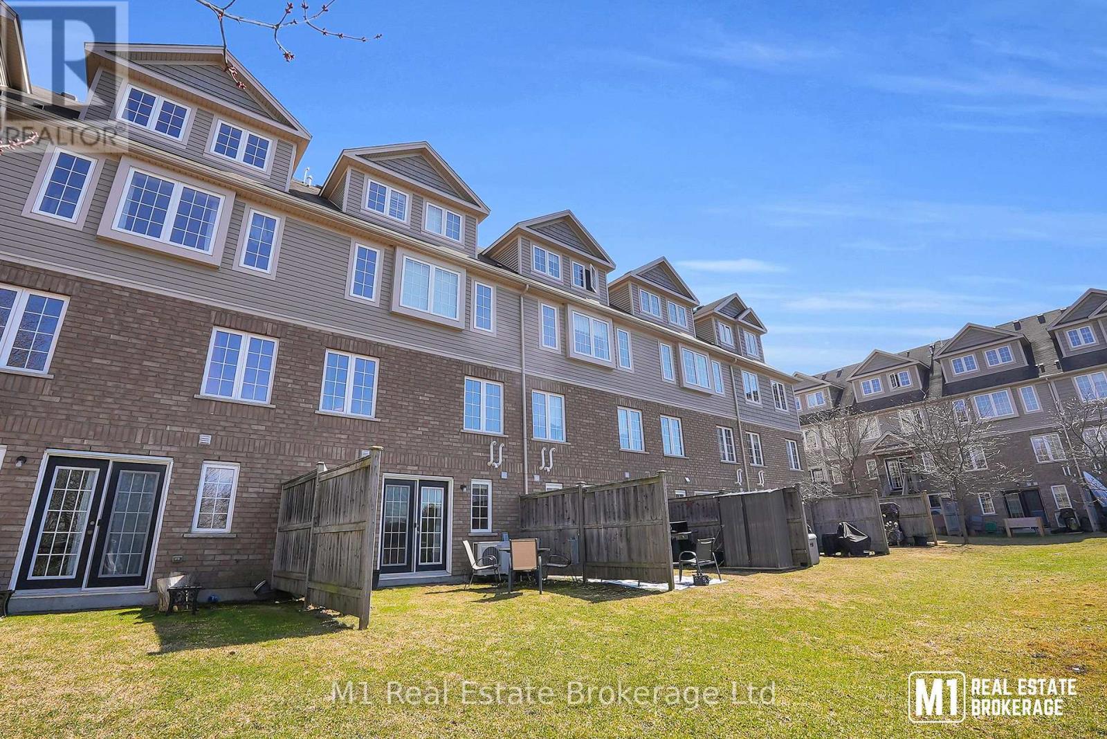 #46B 15 CARERE CRESCENT - 32