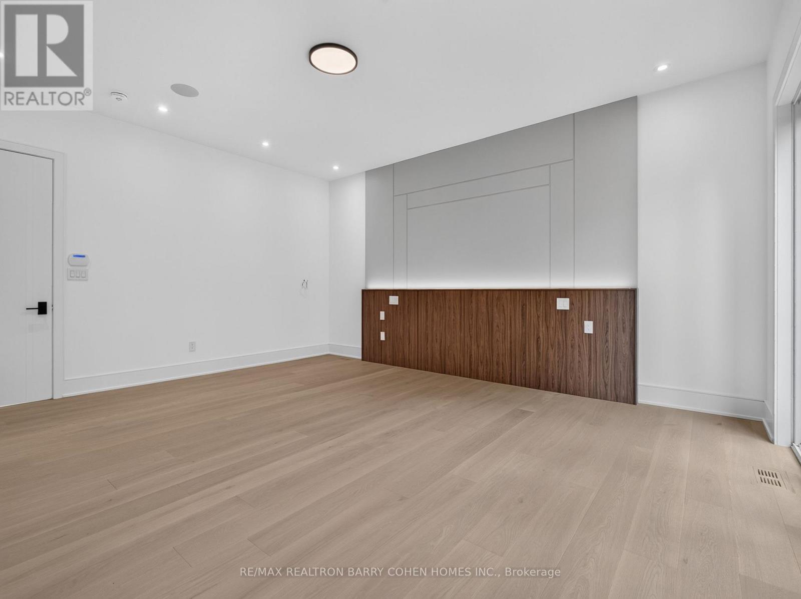 243 FLORENCE AVENUE - Image 15