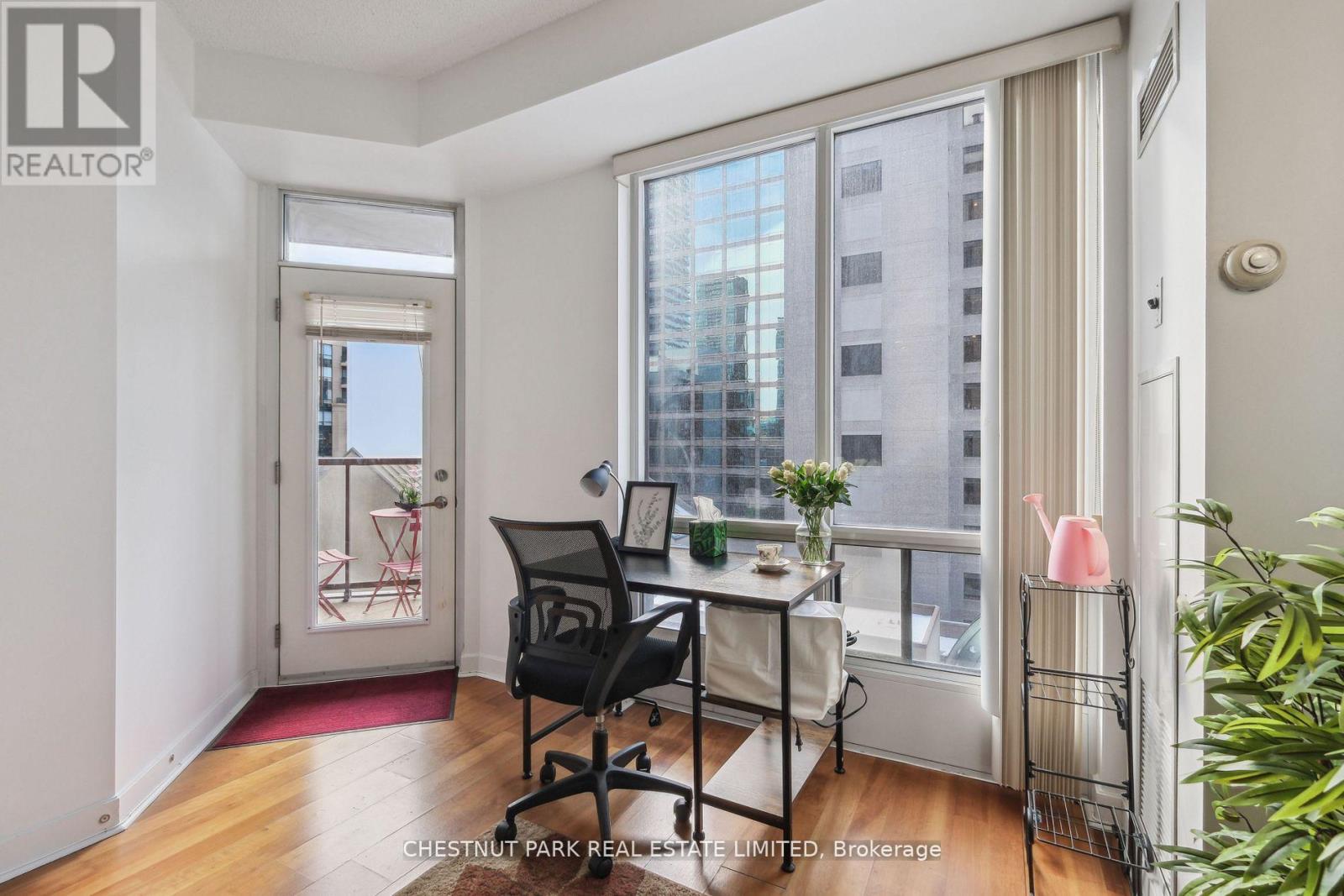 #1014 85 BLOOR STREET E - 14
