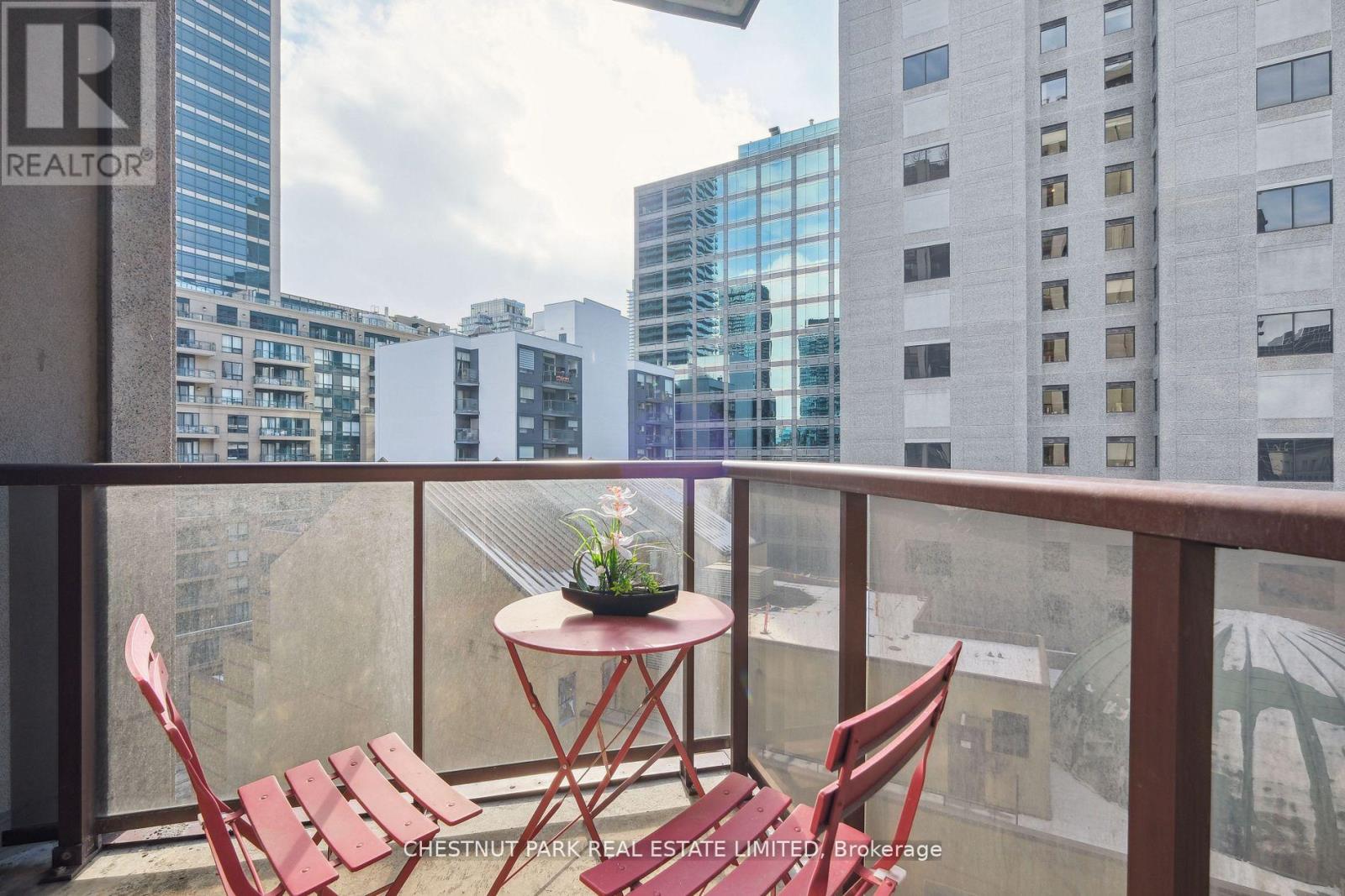#1014 85 BLOOR STREET E - 15