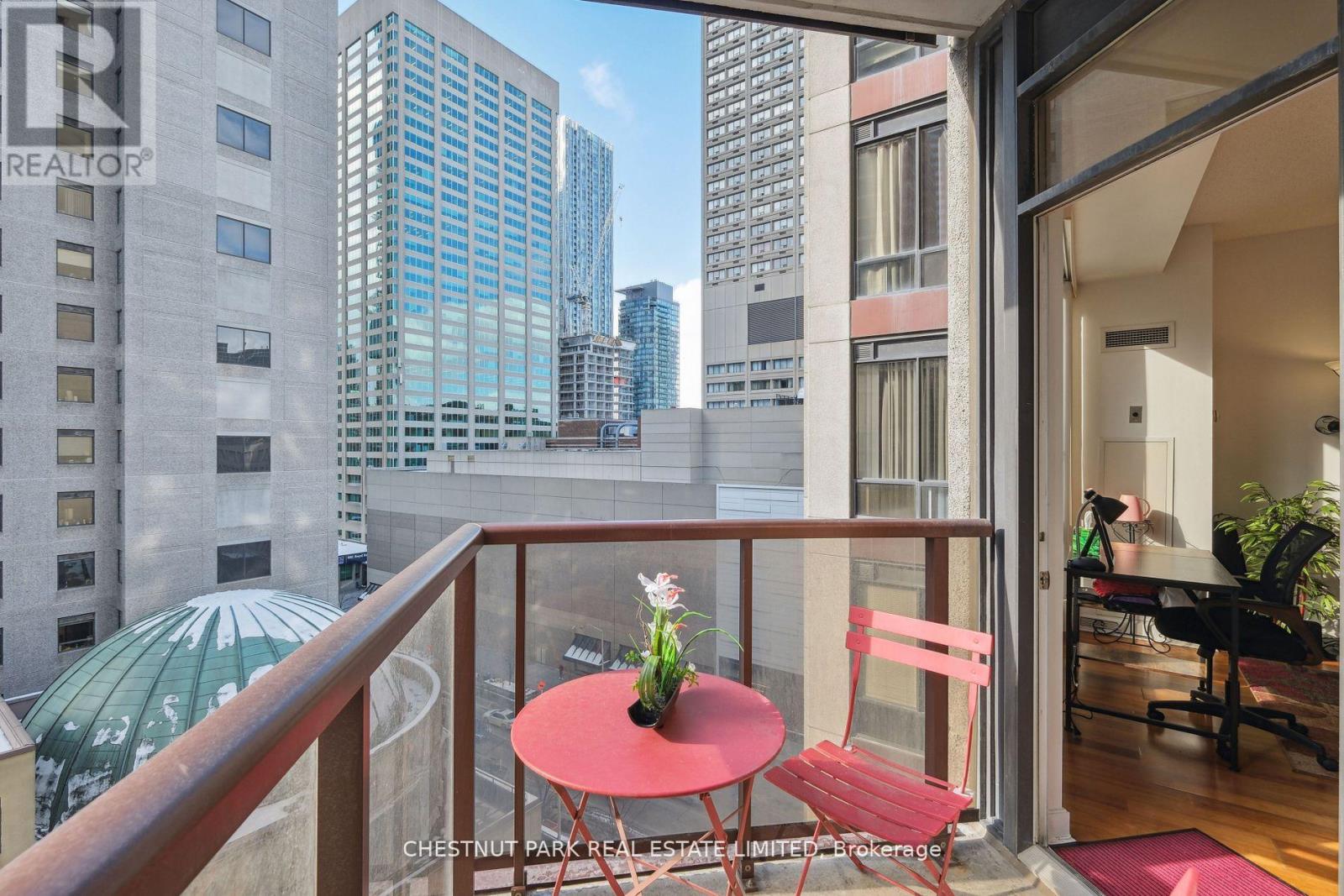 #1014 85 BLOOR STREET E - 16