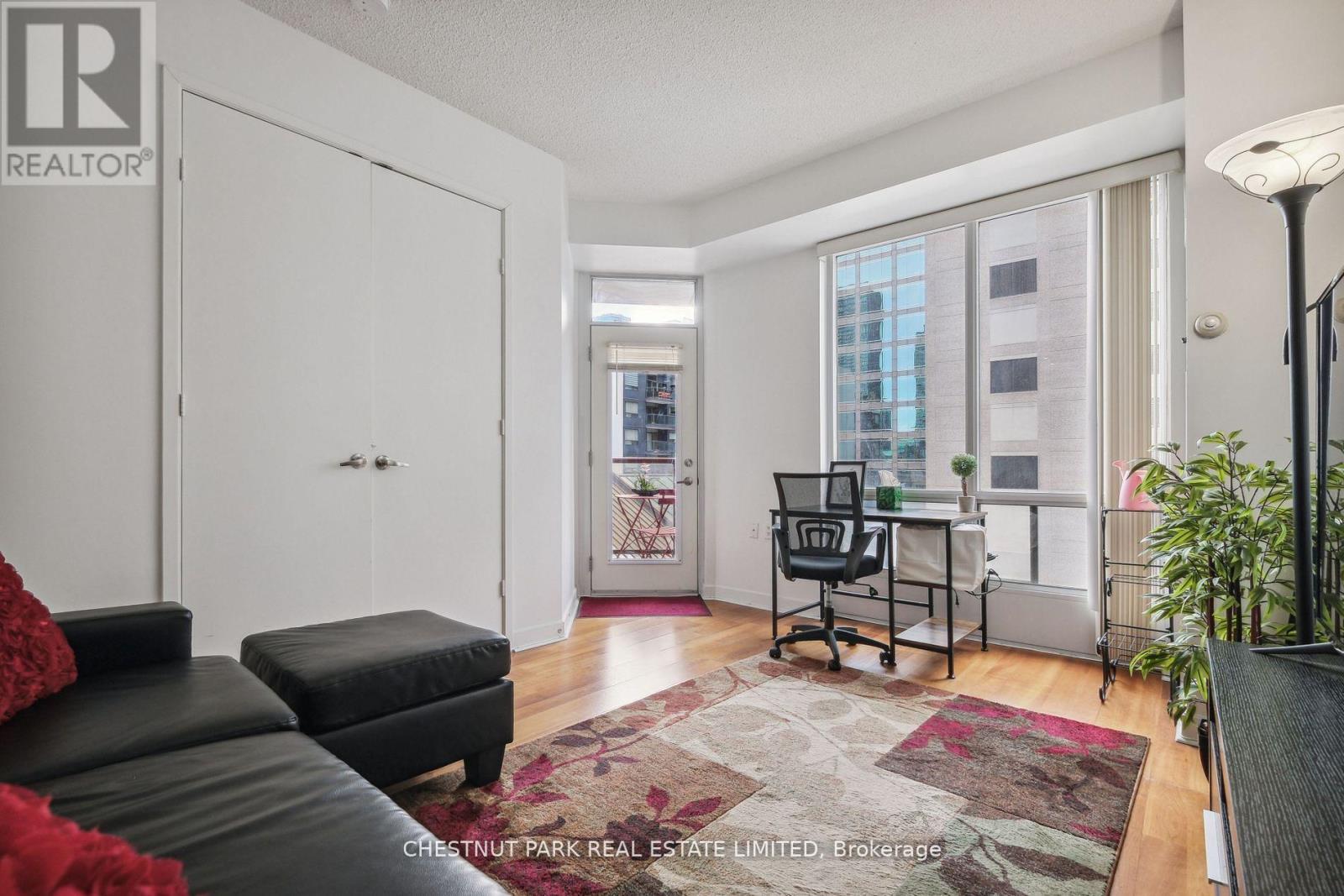 #1014 85 BLOOR STREET E - 9
