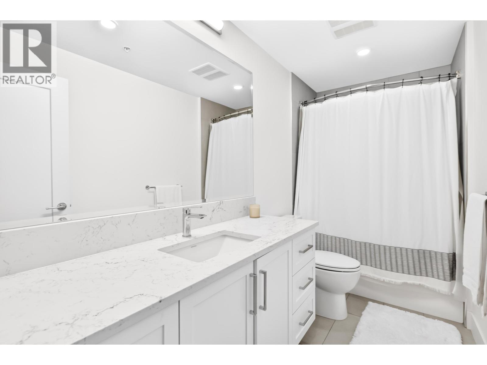 201 22633 SELKIRK AVENUE, Maple Ridge