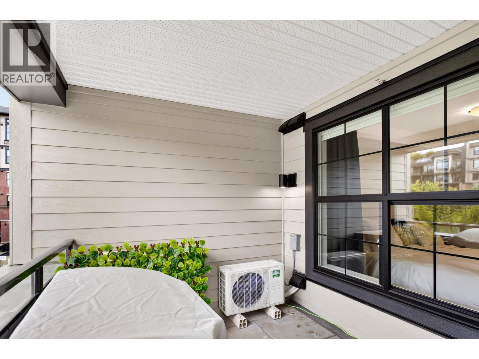 201 22633 SELKIRK AVENUE, Maple Ridge