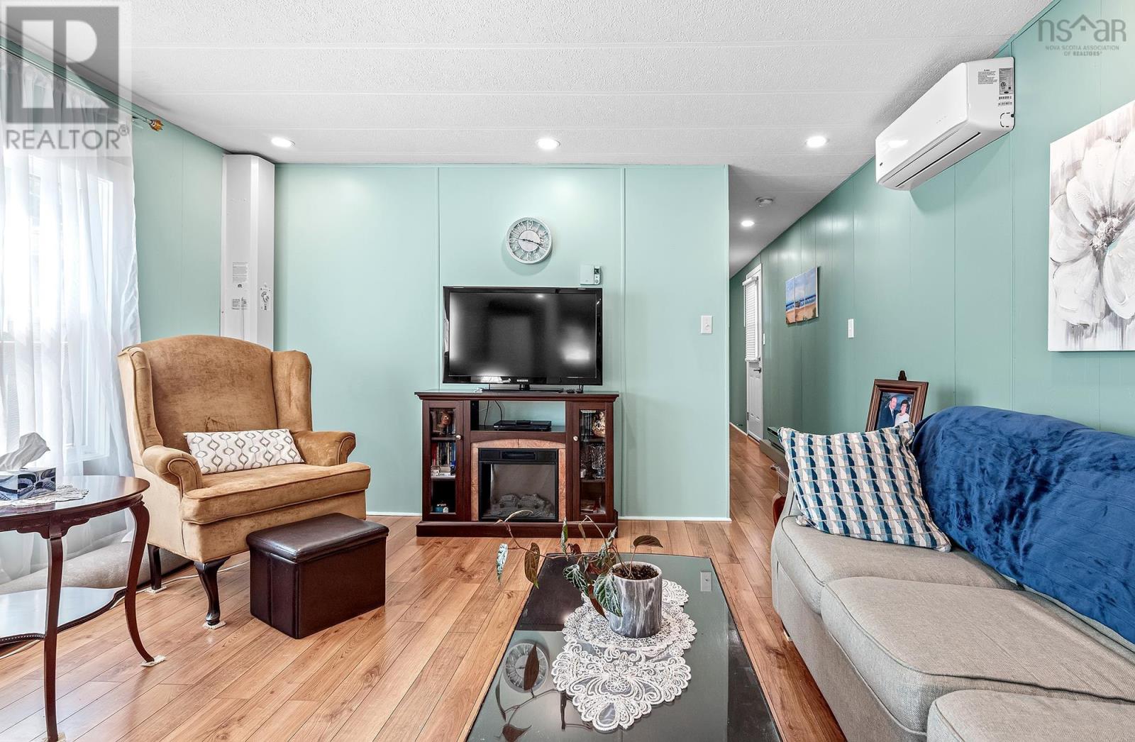 18 Elcona Avenue - 24