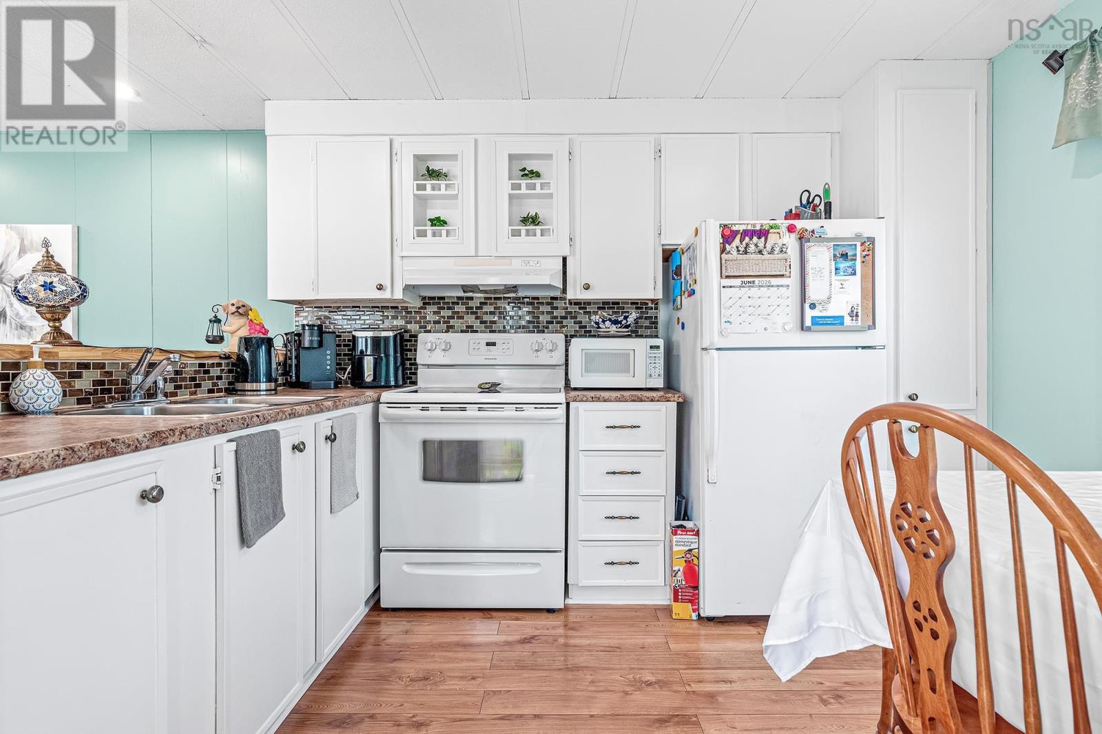 18 Elcona Avenue - 28