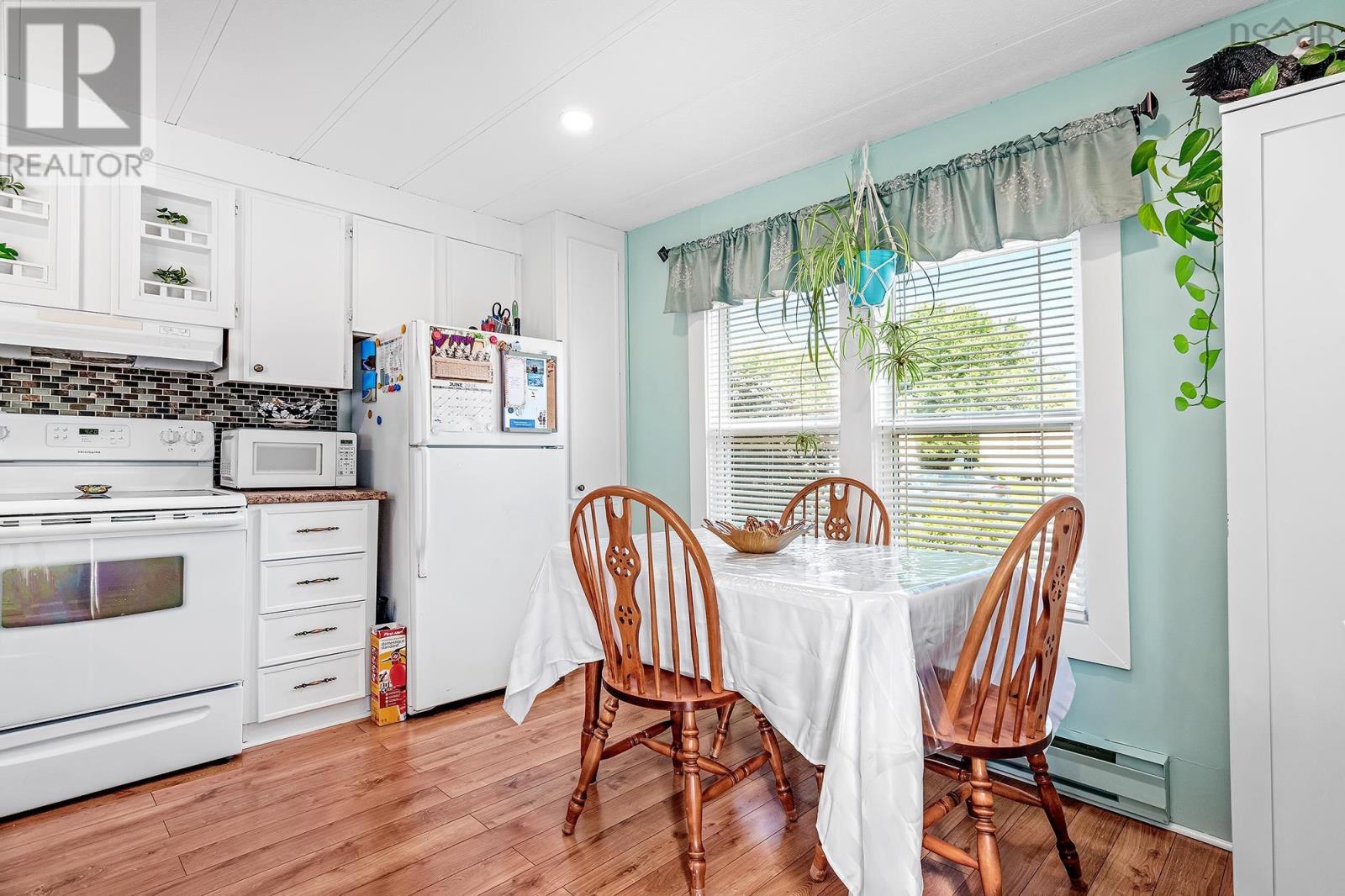 18 Elcona Avenue - 26