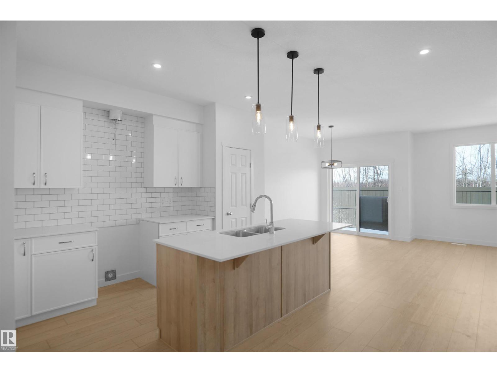 8504 183 AV NW - 11