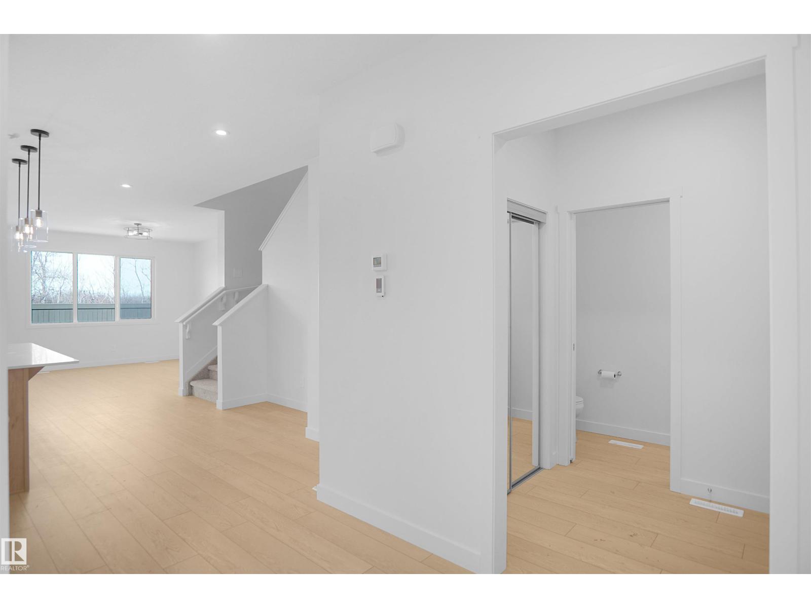 8504 183 AV NW - 4