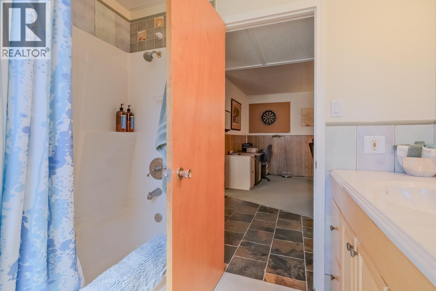 709 BARTLETT Drive - 27