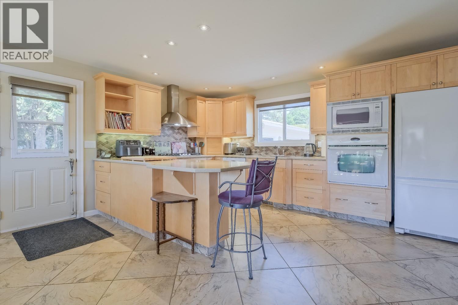 709 BARTLETT Drive - 17
