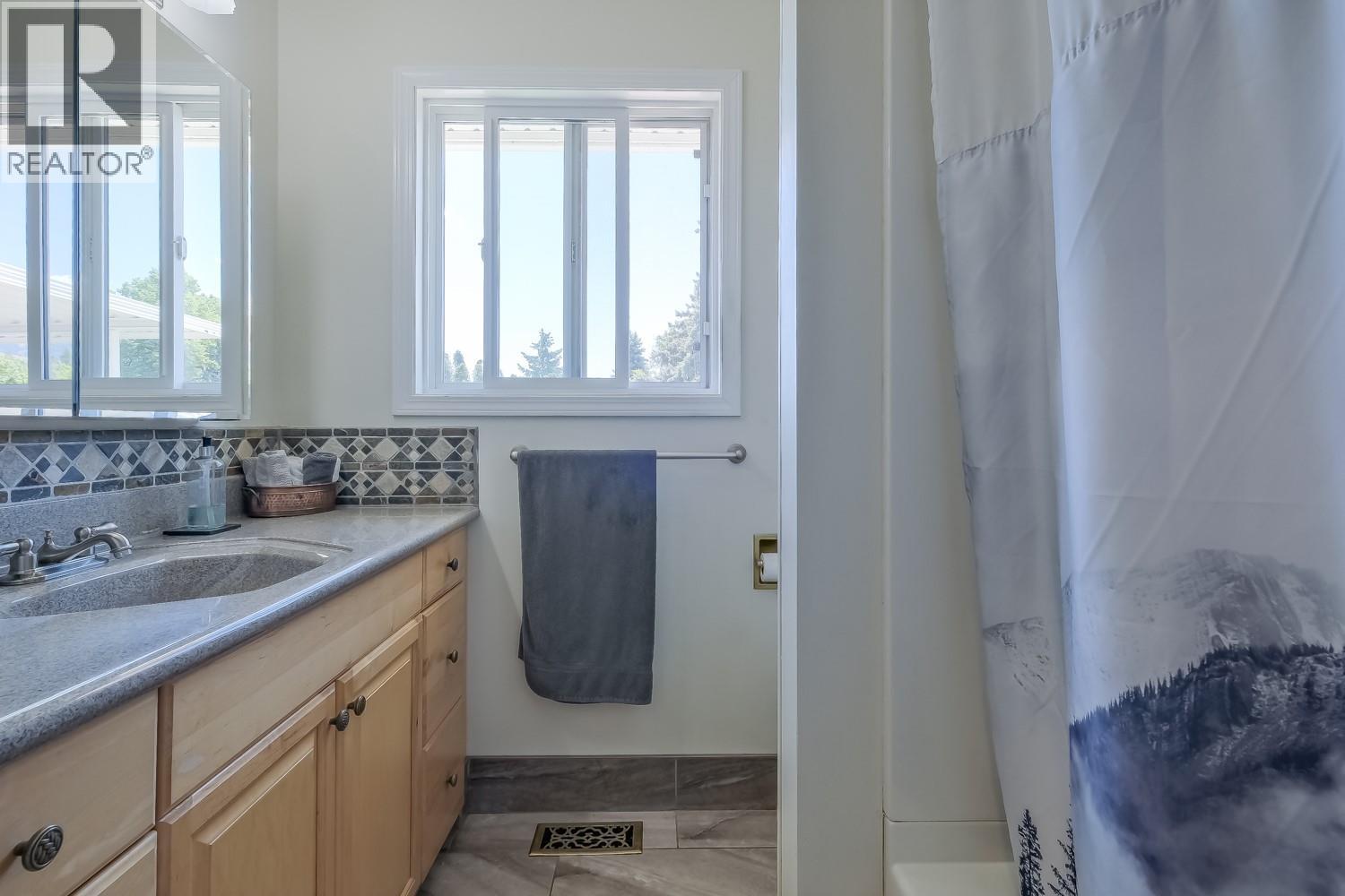 709 BARTLETT Drive - 8