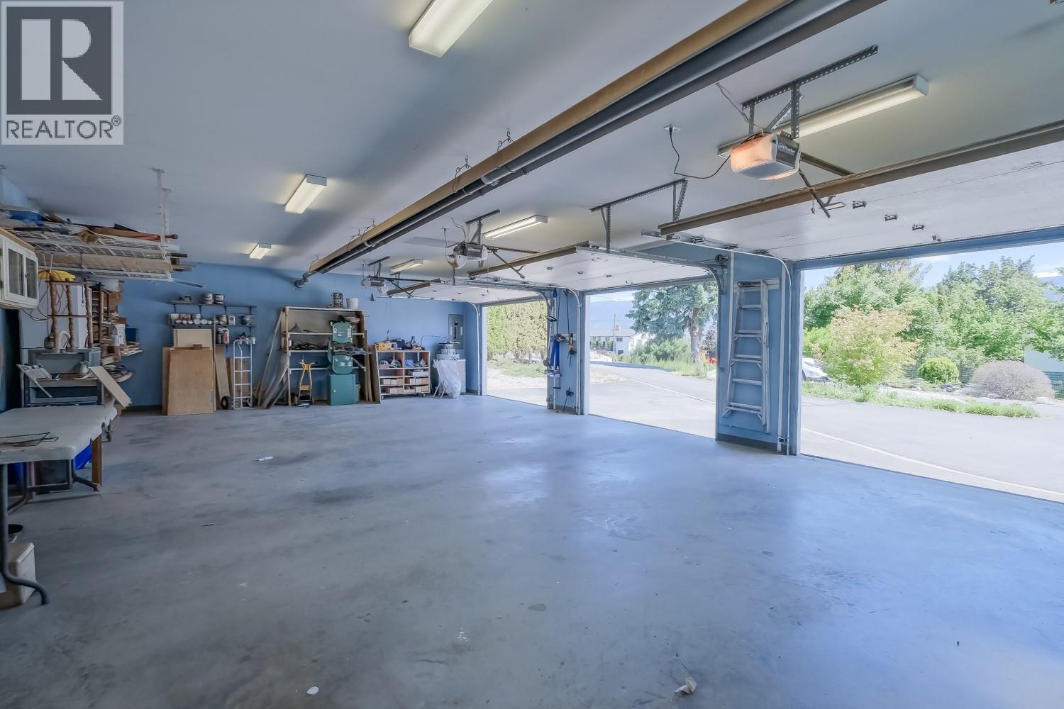 709 BARTLETT Drive - 32