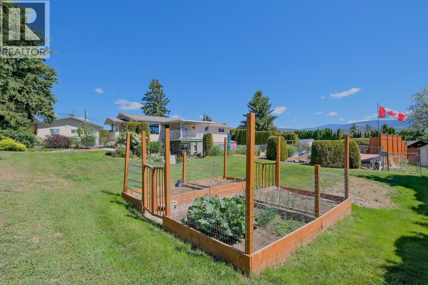 709 BARTLETT Drive - 35