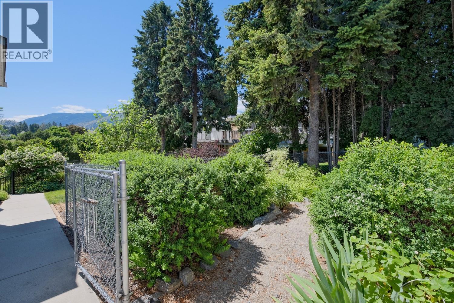 709 BARTLETT Drive - 33