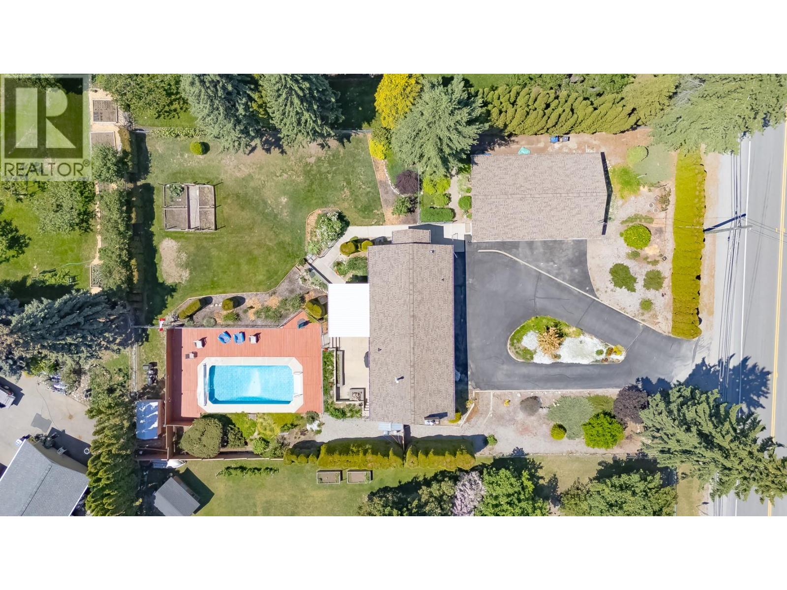 709 BARTLETT Drive - 2