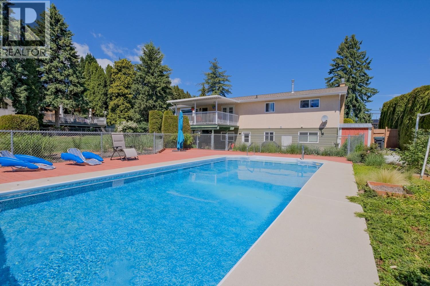 709 BARTLETT Drive - 47