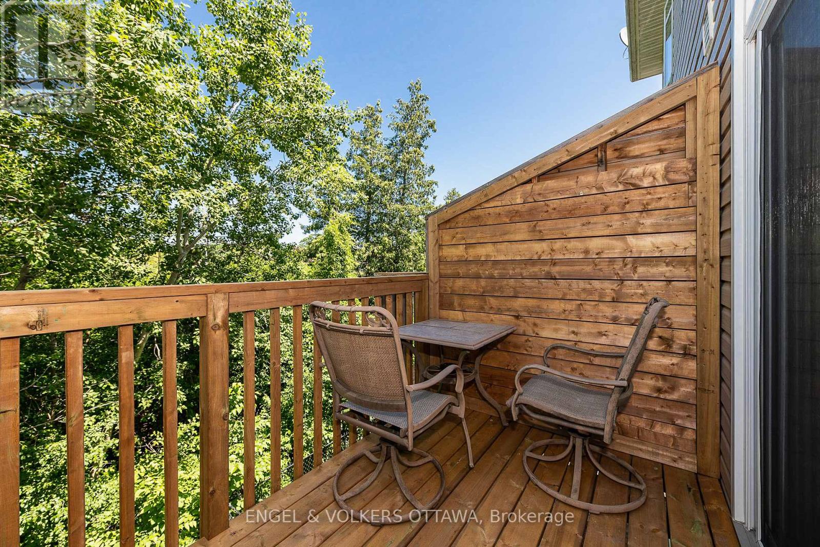 3 Bed, 3 Bath House for Sale in Ottawa – 210 WEST VILLAGE PRIVATE, Ottawa – MLS# X13532500 - Image 36