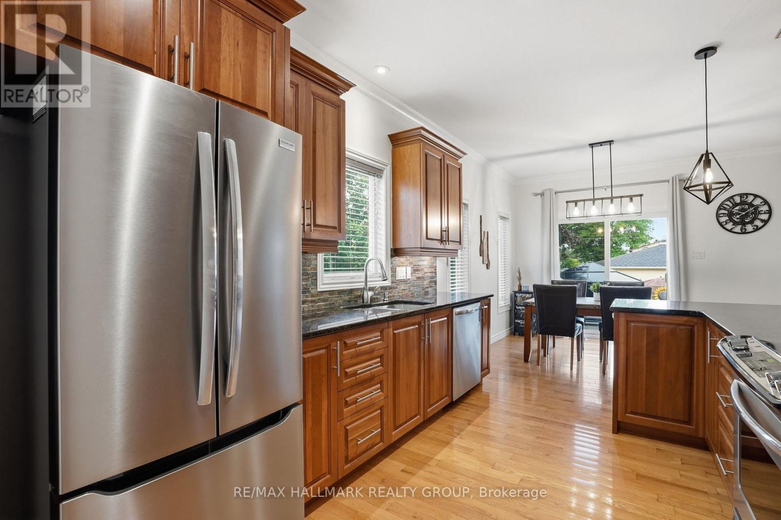 1028 LAVIOLETTE STREET - 15