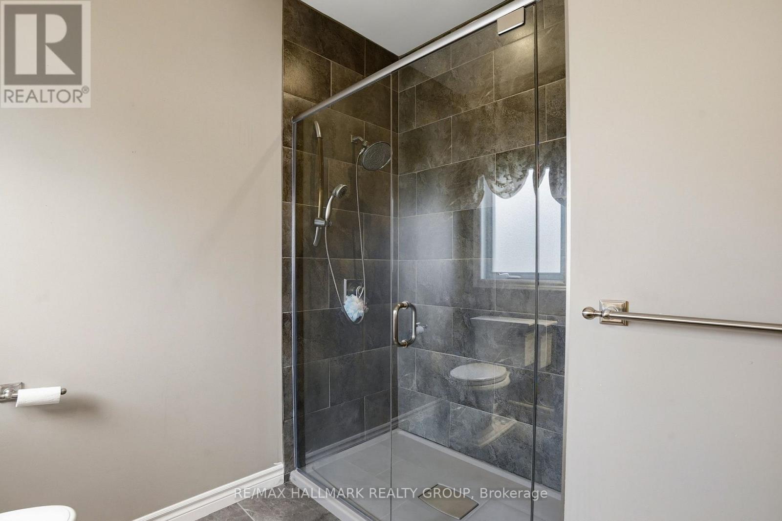 1028 LAVIOLETTE STREET - 19