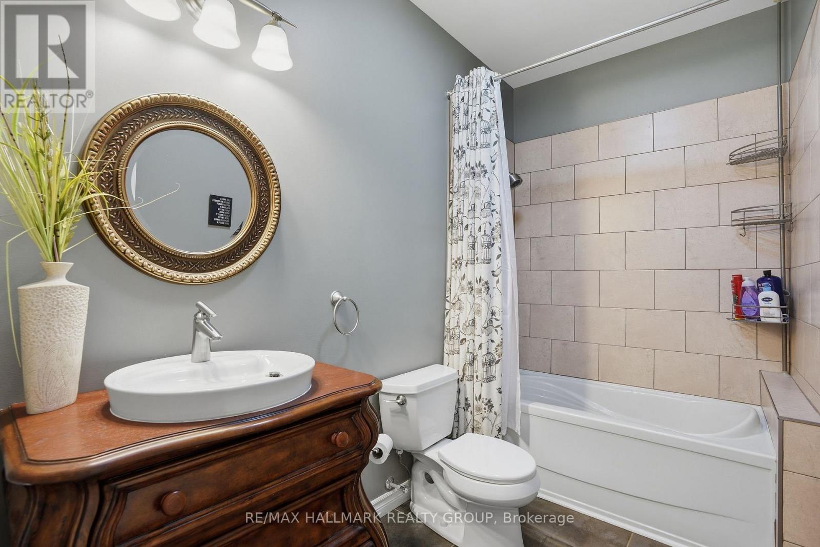 1028 LAVIOLETTE STREET - 22