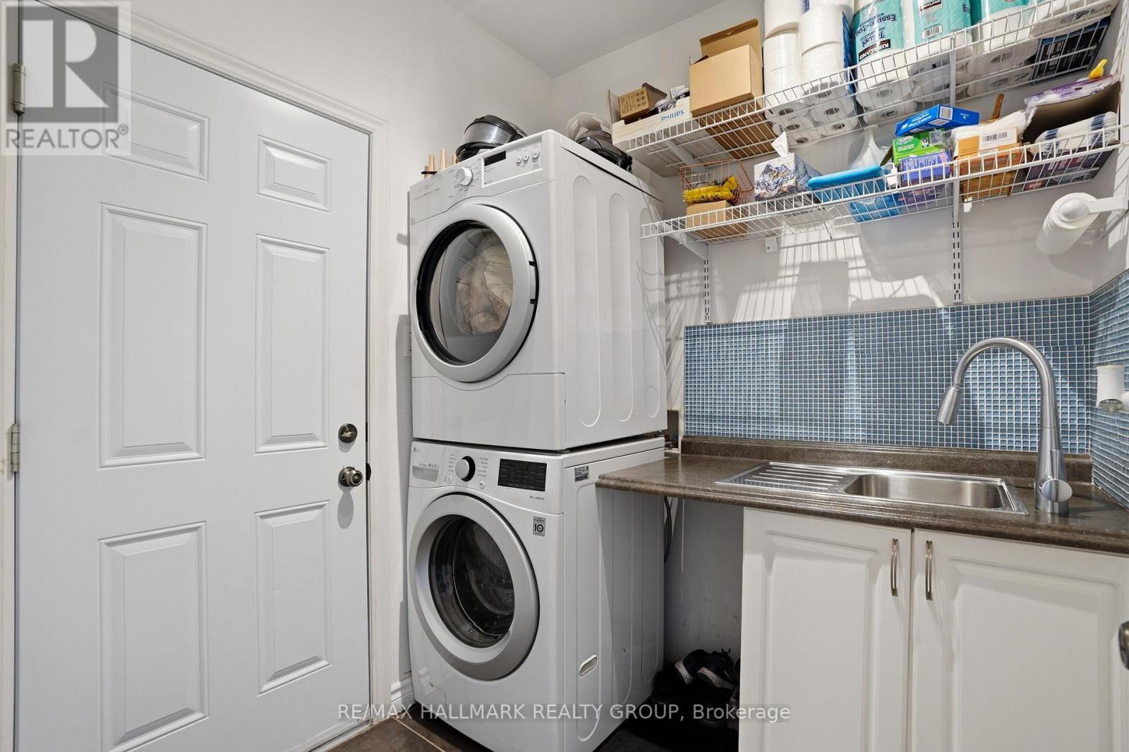 1028 LAVIOLETTE STREET - 23
